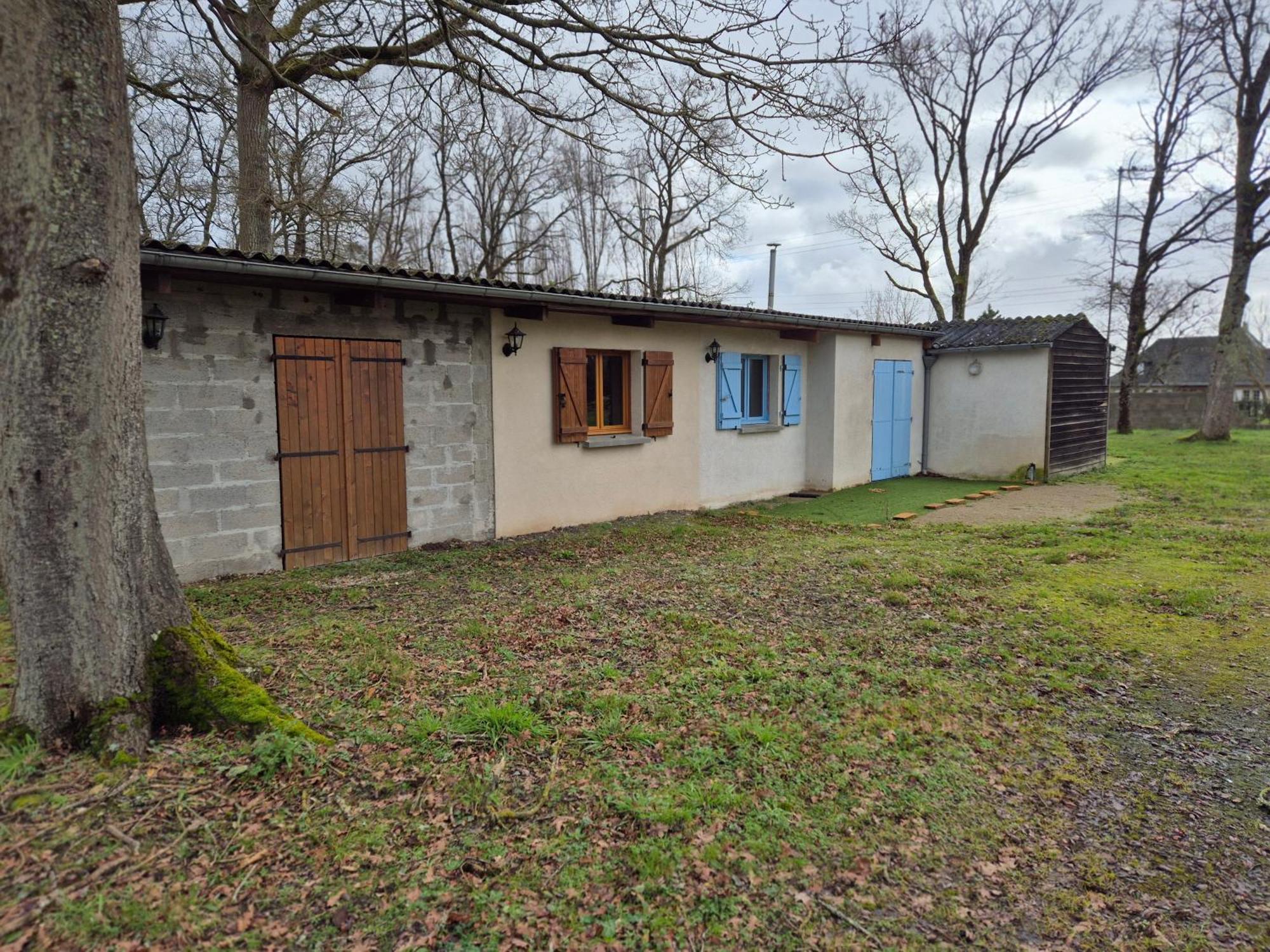 La Maison Dans Les Bois Soucelles Exterior photo