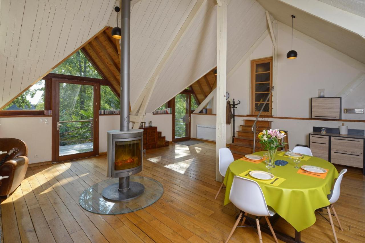La Maison Dans Les Bois Soucelles Exterior photo