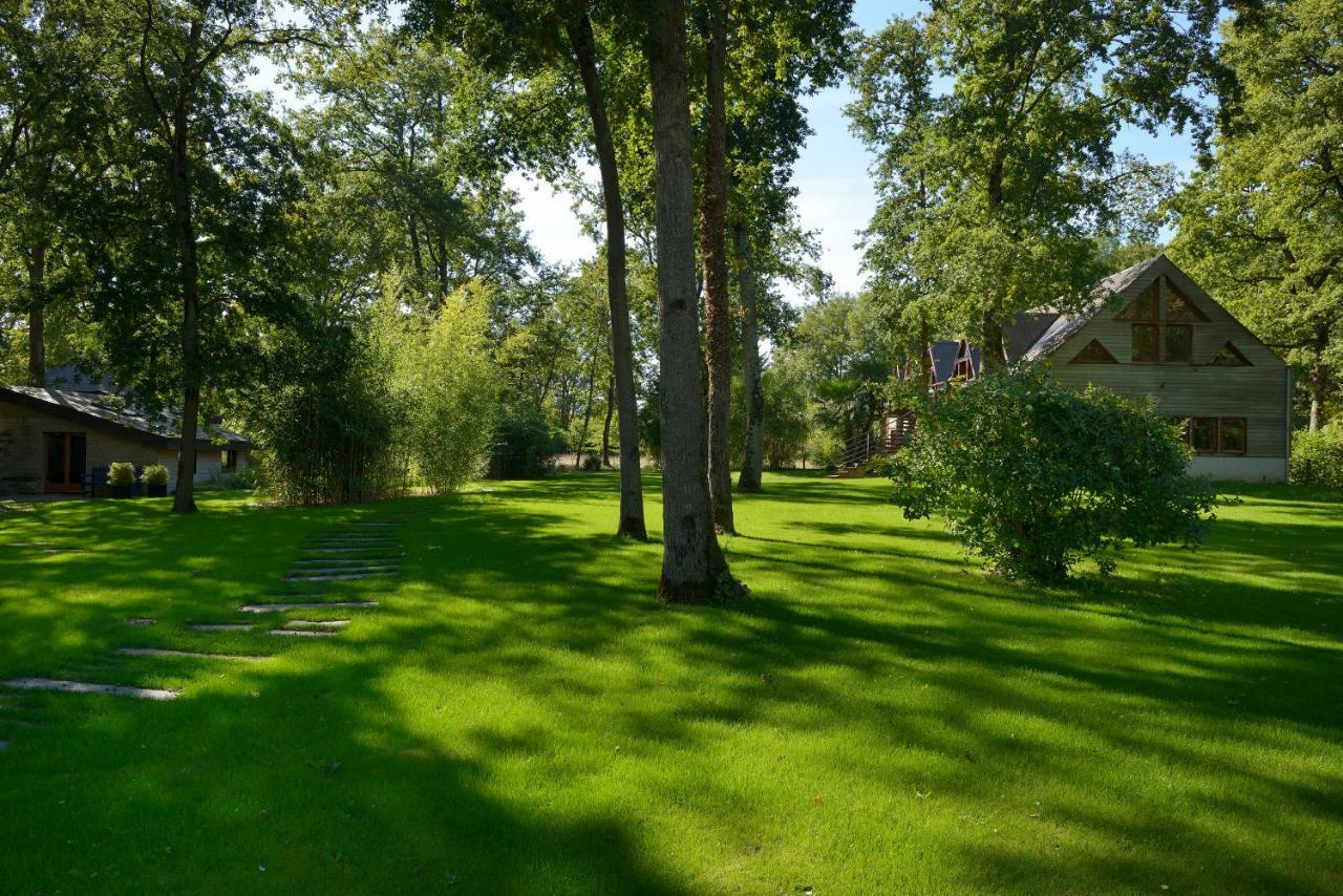 La Maison Dans Les Bois Soucelles Exterior photo
